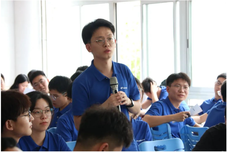 “秦皇岛新能源人才启航”培训学员提问，该培训由风电整机制造企业金风科技承办。